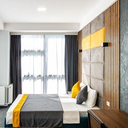 Bg Palace Hotel Tbilisi Ngoại thất bức ảnh