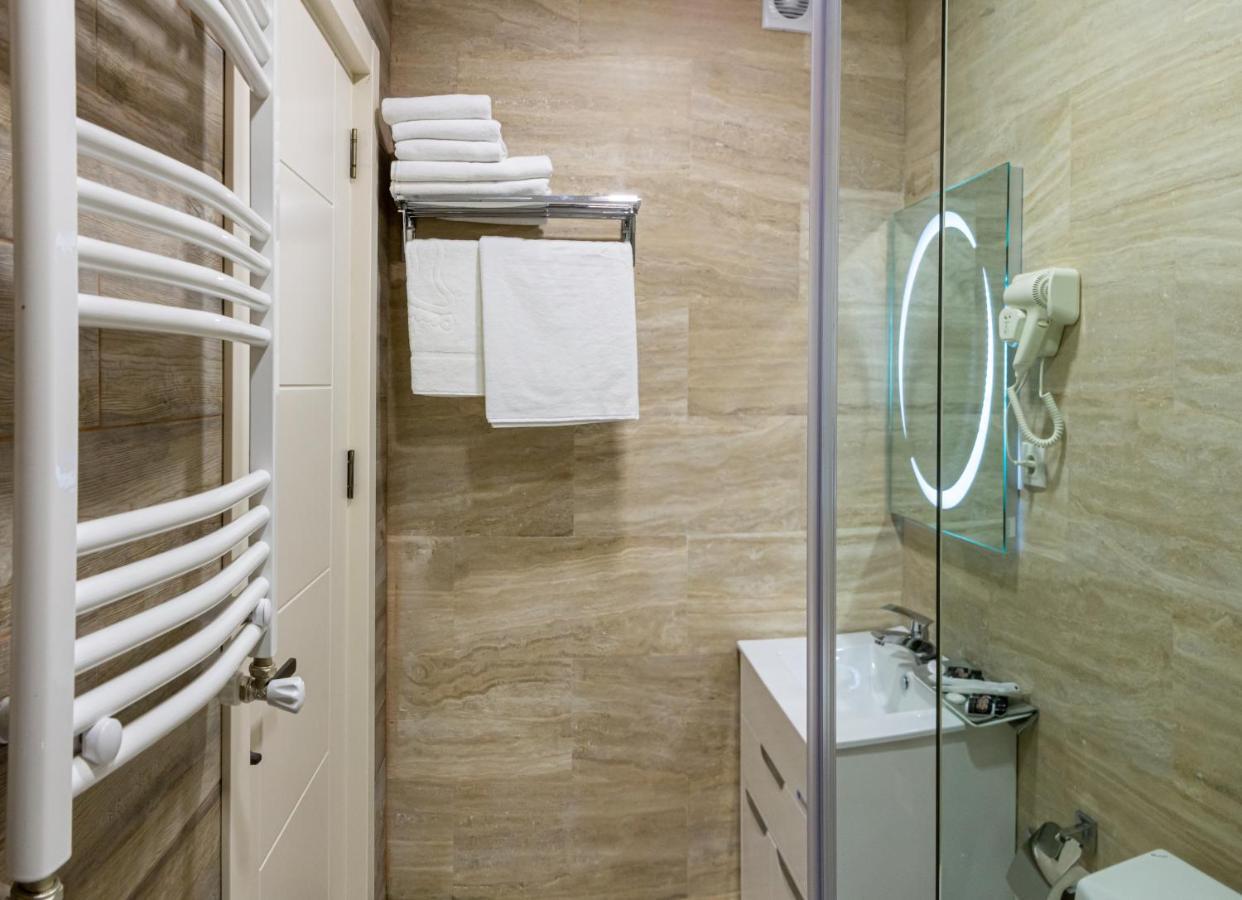 Bg Palace Hotel Tbilisi Ngoại thất bức ảnh