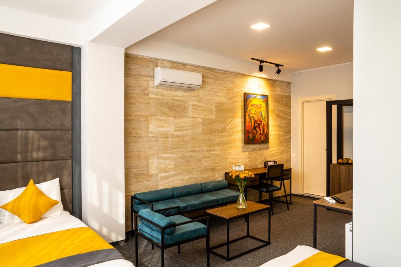 Bg Palace Hotel Tbilisi Ngoại thất bức ảnh