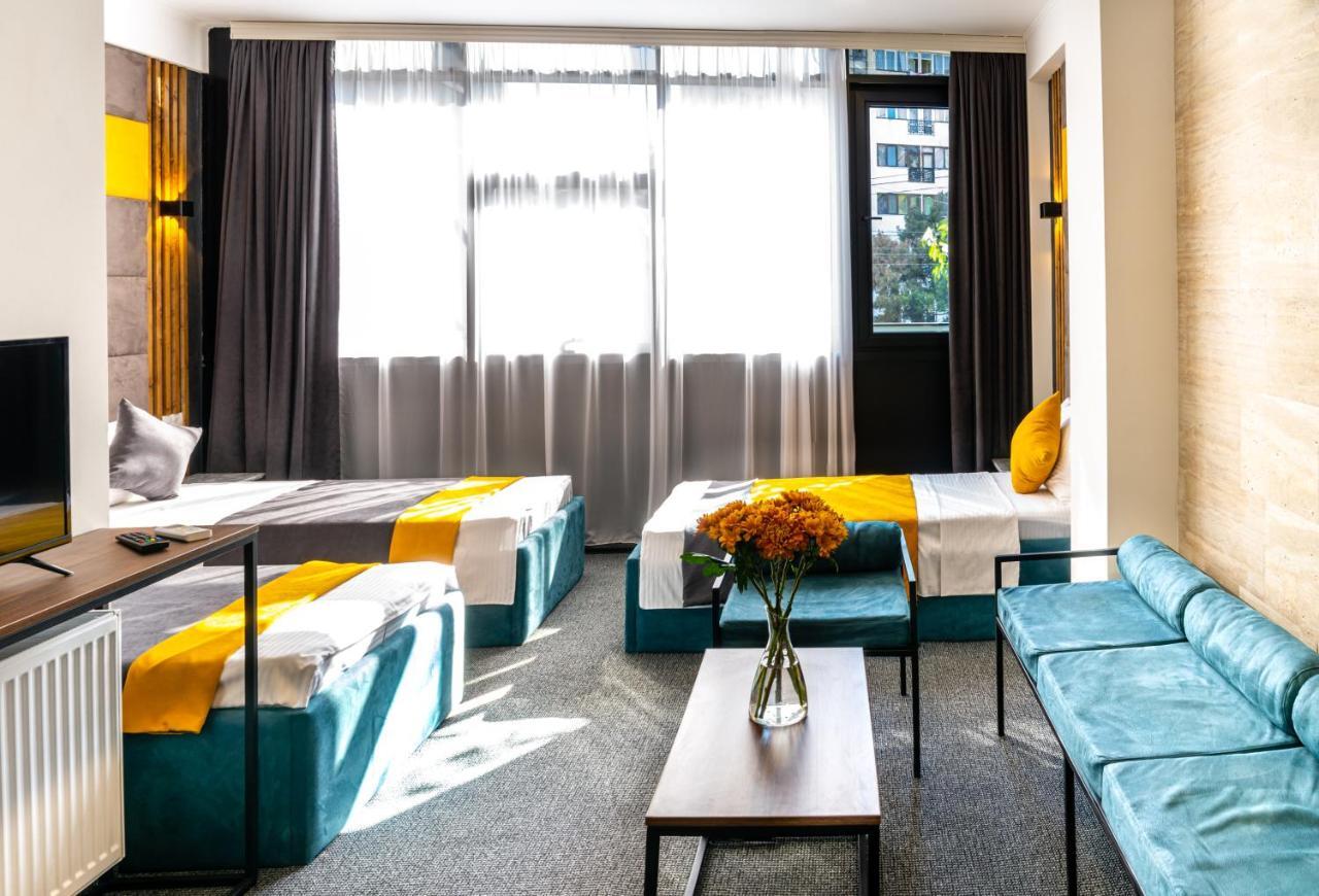 Bg Palace Hotel Tbilisi Ngoại thất bức ảnh