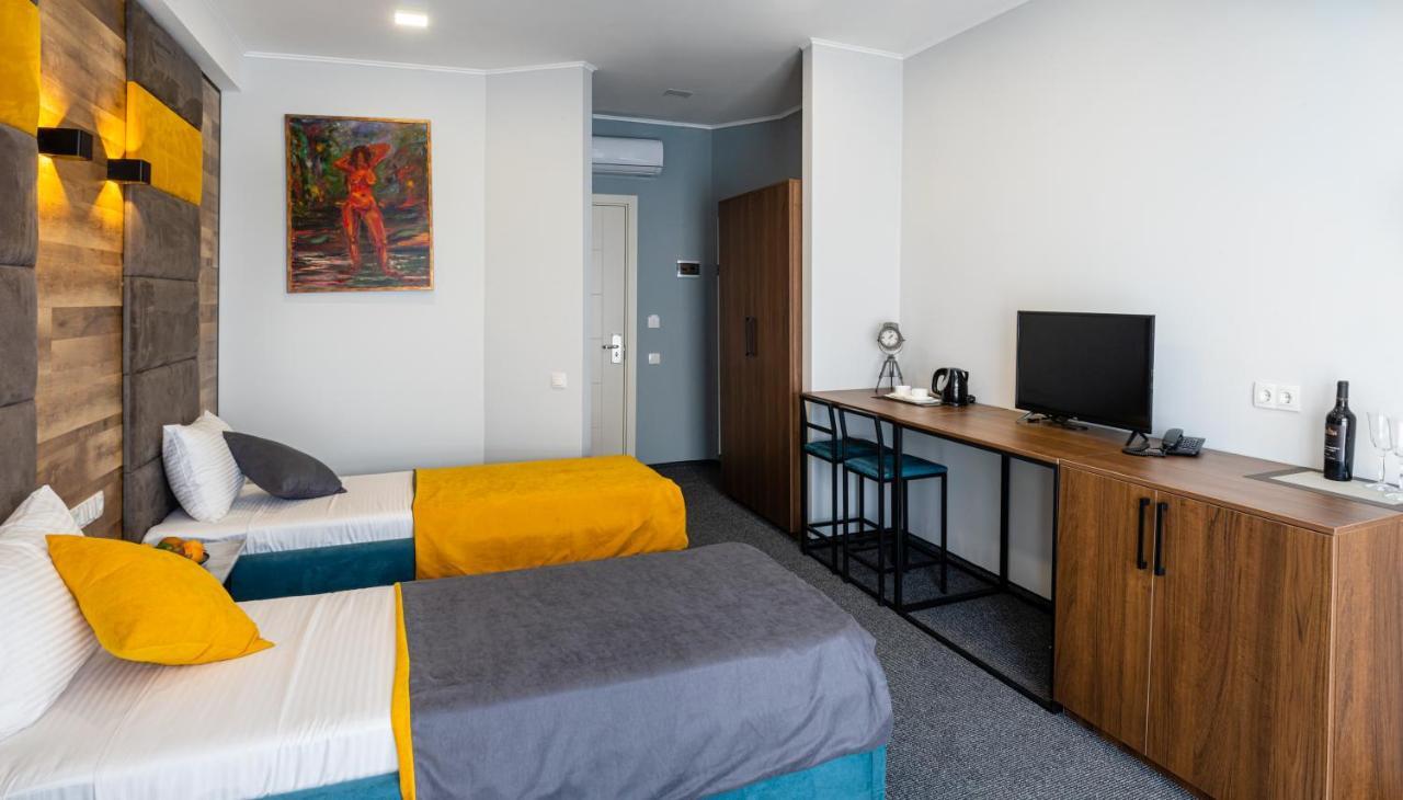 Bg Palace Hotel Tbilisi Ngoại thất bức ảnh