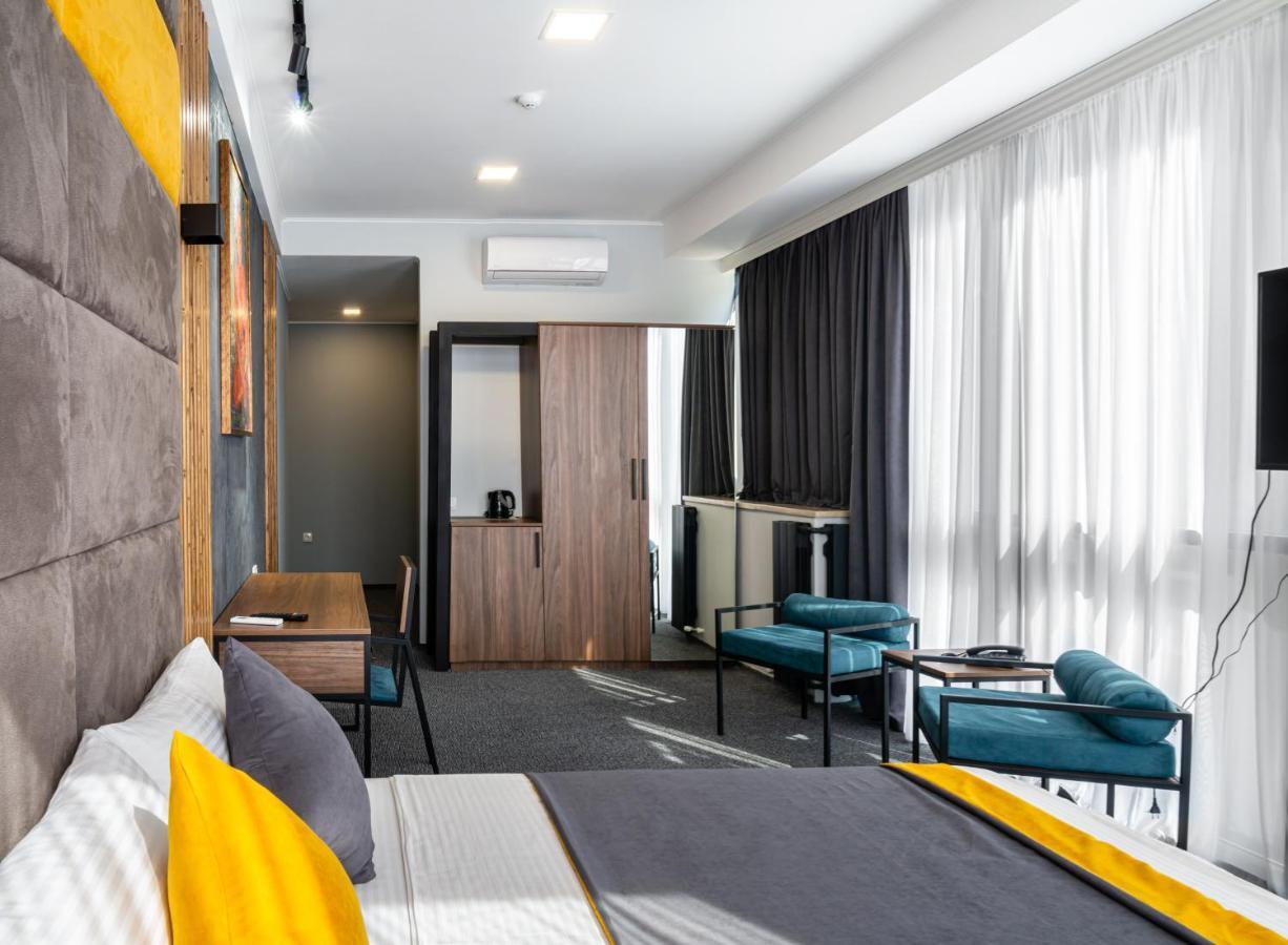 Bg Palace Hotel Tbilisi Ngoại thất bức ảnh