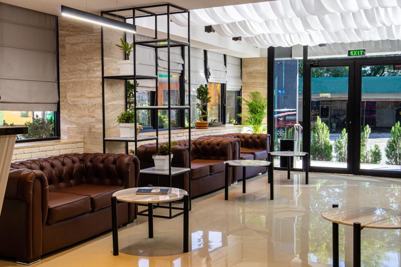 Bg Palace Hotel Tbilisi Ngoại thất bức ảnh