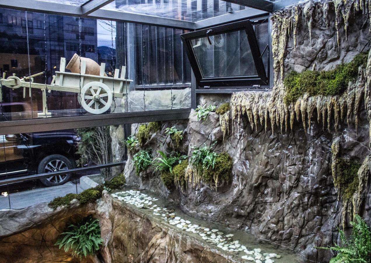 Bg Palace Hotel Tbilisi Ngoại thất bức ảnh